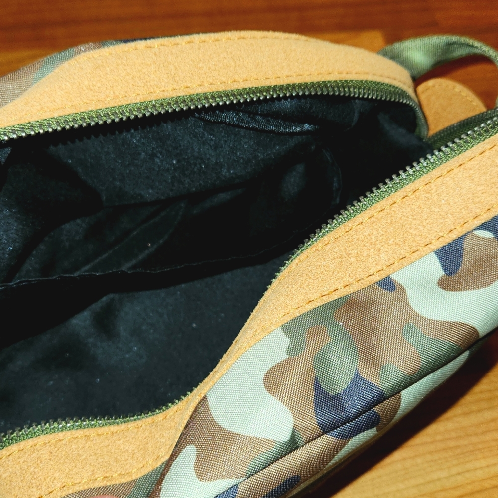 Toiletry Case - Picture 7 of 9
